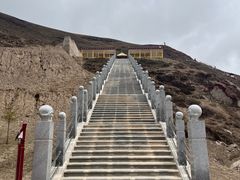 -比如骷髅墙景区