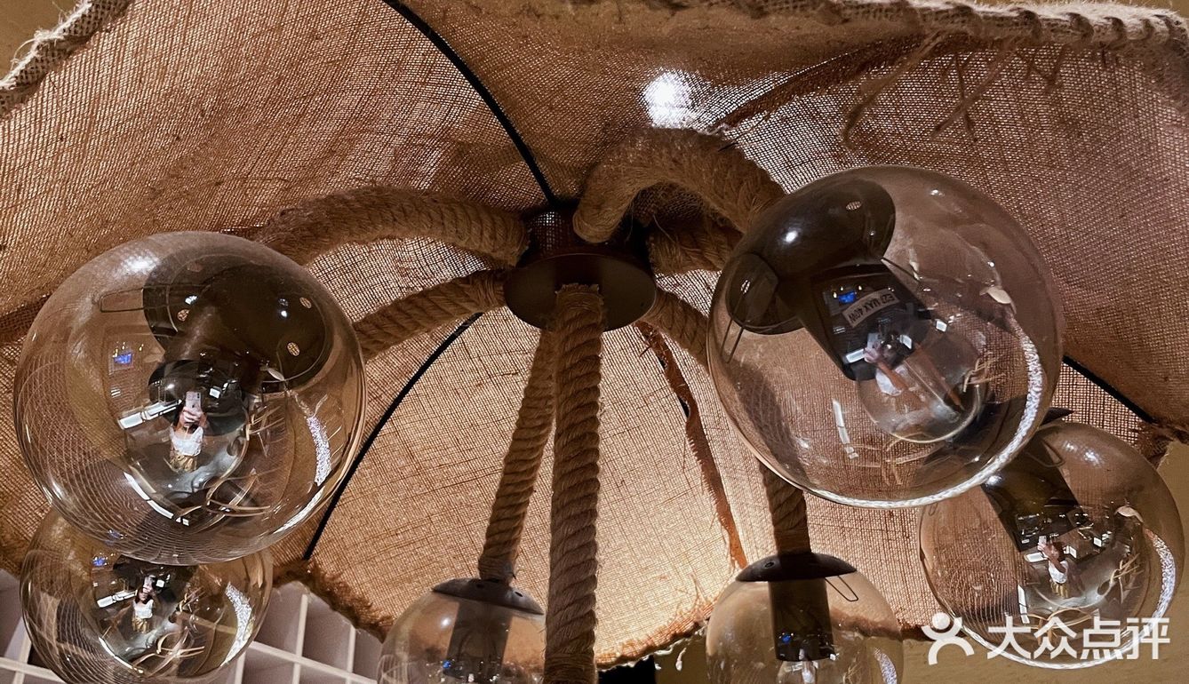 欢乐谷玩累了就来这儿补充能量吧！[礼花]七八冷面很不错！