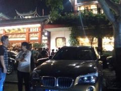 -楼外楼·停车场