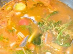 -野山舂·贵州现舂酸汤火锅(鸿通城店)