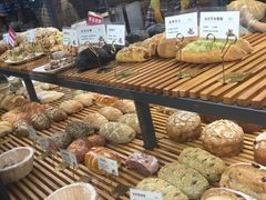 -焙丽拾光(麦凯乐直营店)