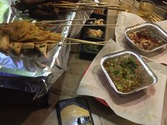 -何师烧烤·香辣蟹·川菜·30年老品牌(太古里旗舰店)