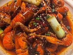-肥肥虾庄·金牌油焖大虾(汉街SKP店)