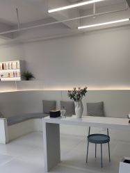 -Hello Lady发型设计