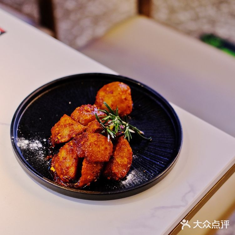 成都探店｜没吃过这家水煮牛肉，不算来过四川
