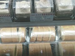 -红宝石·鲜奶小方·海派西点房(丰庄店)