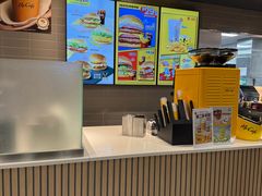 -麦当劳(轻轨曹杨路店)