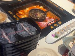 -老牌坊云南鱼豆花火锅(哈西万达店)
