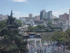 -包整·丝娃娃(甲秀楼景观店)