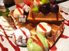 水果华夫饼-Lia Cafe Bar Restaurant松山咖啡屋