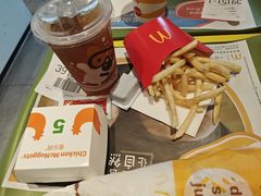 -麦当劳(展览路店)