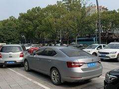 -天港漫非酒店(宁波火车站联丰地铁站店)