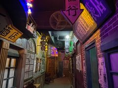-荒岛实景沉浸密室(江汉路1店)