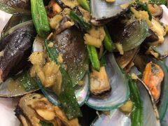 姜蒜炒青口-贞姨美食·老字号海鲜大排档