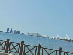 -万绿园