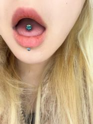 -龙之吻专业刺青·手工耳洞·纹身去色