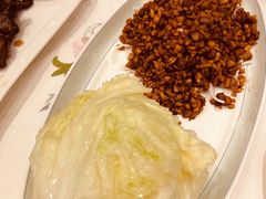 生菜叶包鸽子肉-翠园(北京王府中环店)