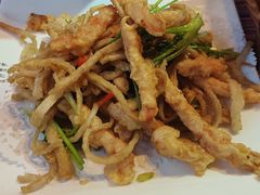-香巴拉云南餐厅(华莱坞店)