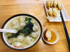 鲜肉小馄饨-小姜锅贴(凤凰街店)