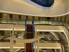 -上海滴水湖皇冠假日酒店