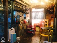 -喵屿·大理花园猫咖