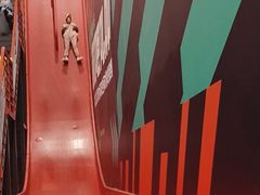-极限PLAY运动娱乐新世界·团建派对表演休闲馆·室内高空游乐园