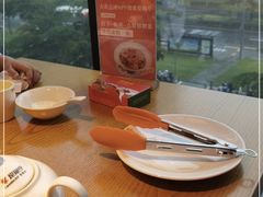 靠窗位-爱碗亭·鲜炒湖南菜(壹城中心店)