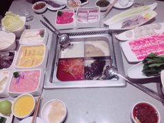 四宫格锅底-海底捞火锅(天一广场亚细亚店)