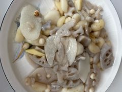 清炒鸡头米荸荠和藕-美味之家·湖景农家乐(太湖东山店)