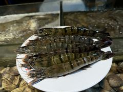 -领鲜活海鲜榴莲自助火锅(东门店)