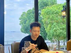 -云顶旋转自助景观餐厅