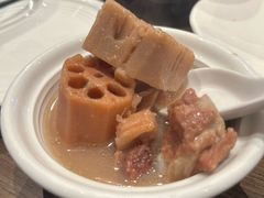 招牌莲藕汤-大中华酒楼·主席武昌鱼·武汉美食地标(江汉路步行街店)