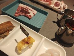 -黑金·寻焰自助百汇·烤肉·火锅(中街店)