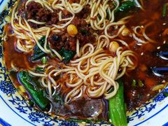 -渝之汇牛肉豌杂面