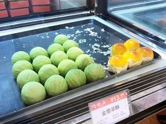 莲蓉蛋黄酥-陶陶居饼家(惠福东路店)