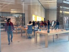 -Apple零售店(华贸购物中心店)