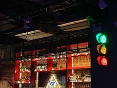 -UP嘻哈酒吧(粉巢店)
