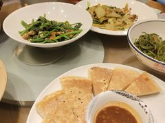 -黄泥岗·地道湖北菜(奥特莱斯店)