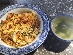 -辣叨叨·江西小炒锅气米粉(南京西路店)