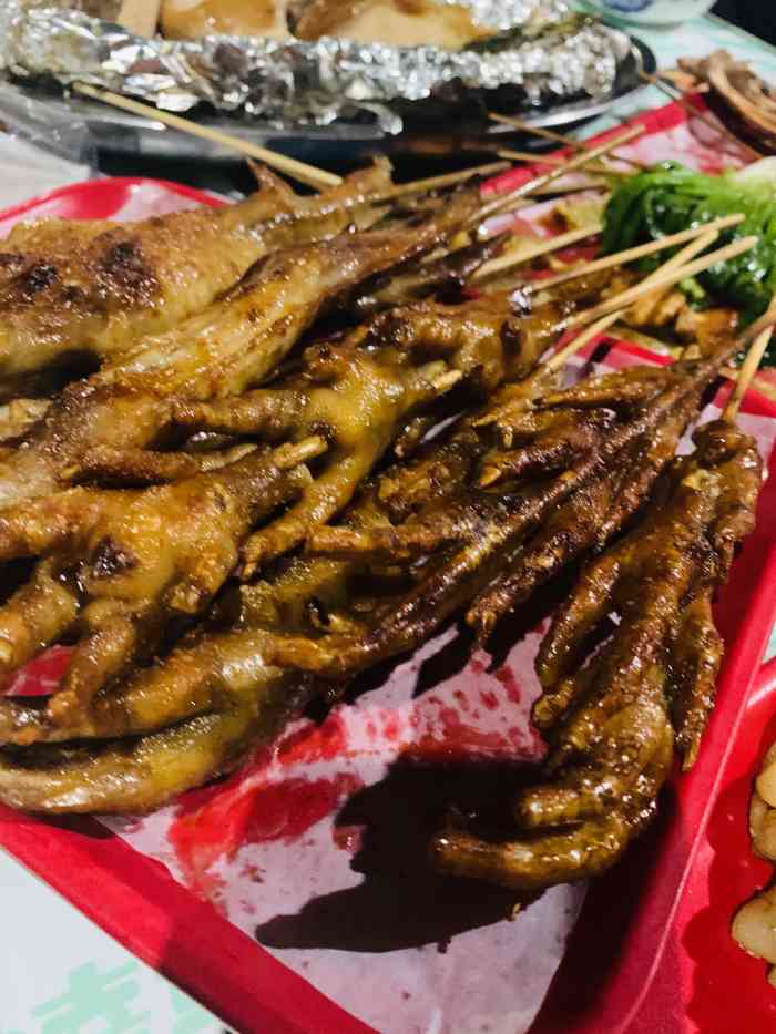 夜猫烧烤·烧鸡(上河坊店)-"环境挺优美的,露天户外记得带蚊拍水.