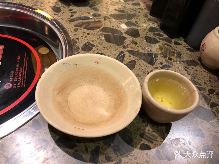 小龙坎老火锅(西大店)餐具摆设图片 - 第205张