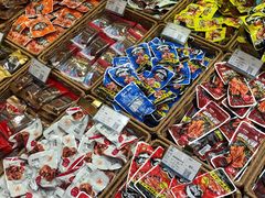 零售区-来伊份LYFEN(中央路店)