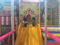 -蒙特利亲子乐园