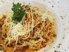 -Chom Cafe and Restaurant