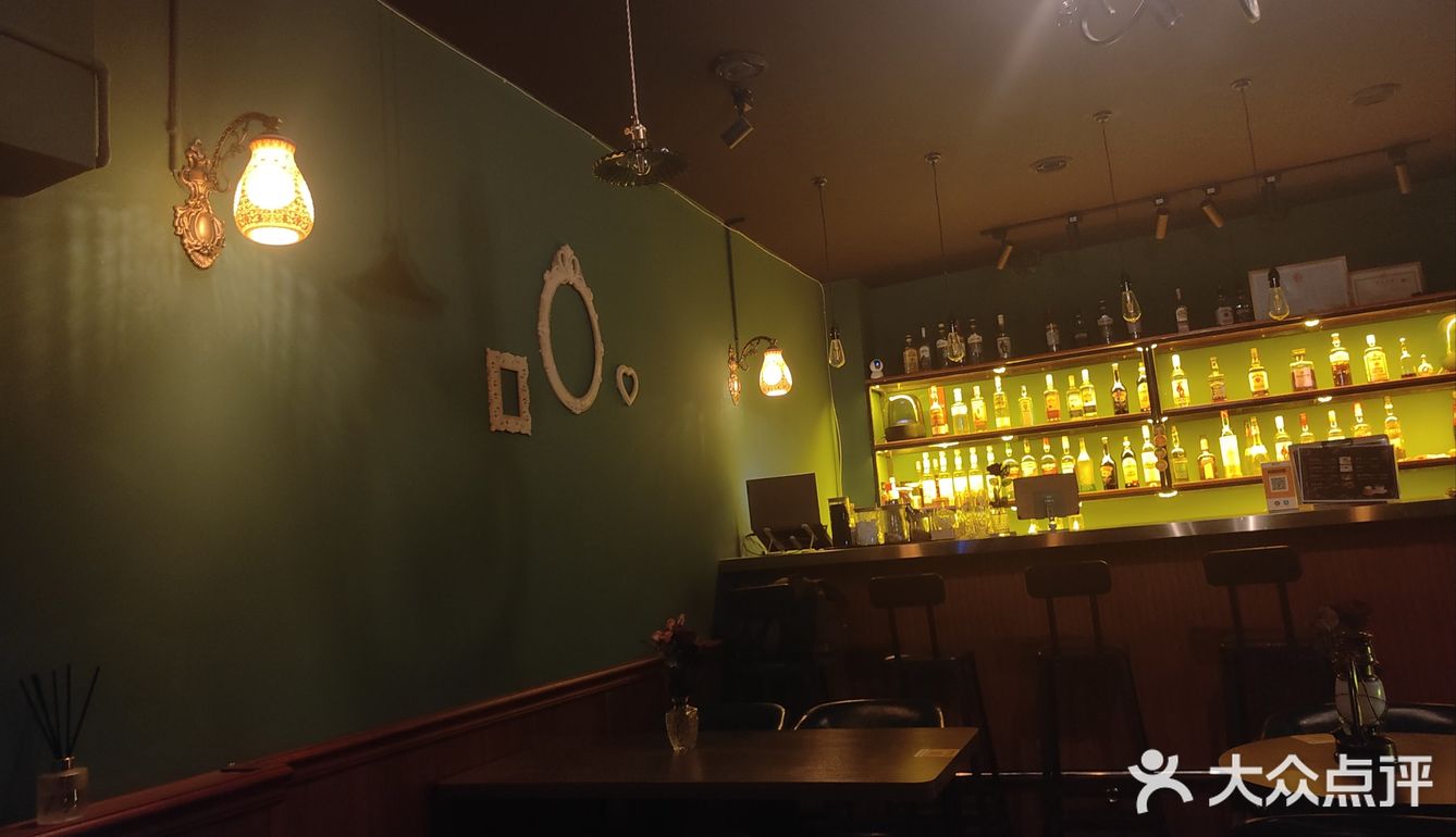 深夜小酒馆