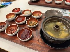 -新世界·过桥米线宴