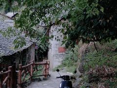 -高荡千年布依古寨旅游景区