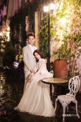 布拉格小镇-巴黎婚纱摄影工作室