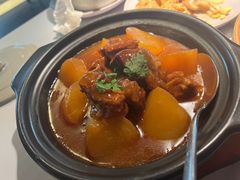 萝卜牛腩煲-三清潭烧鹅(兴业太古汇店)