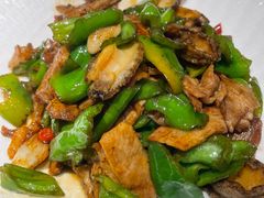 一锅鲍鱼辣椒小炒肉-船歌·鱼水饺青岛菜(闽江二路店)